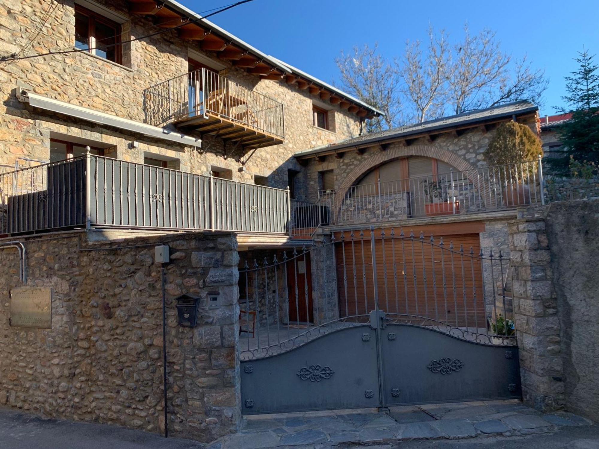 Apartaments Cal Bertran Бельвер-де-Серданья Экстерьер фото